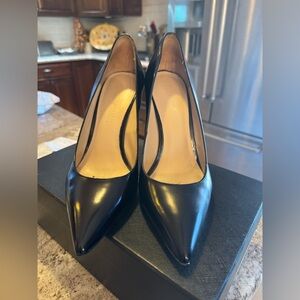 Elizabeth and James black heel